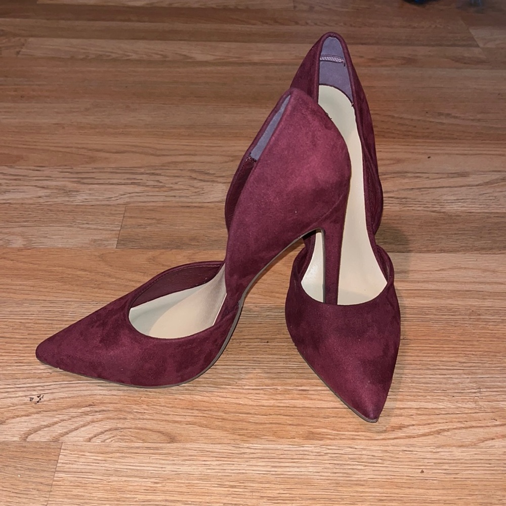 Shoedazzle  size 8.5 Plum heel
